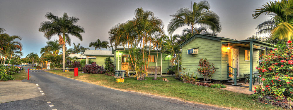 Queens Beach Tourist Village Bowen Exteriör bild